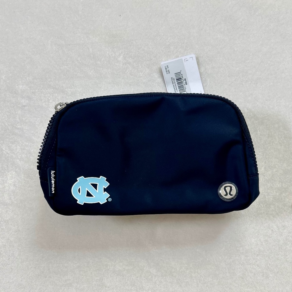 NWT lululemon Everywhere Belt Bag